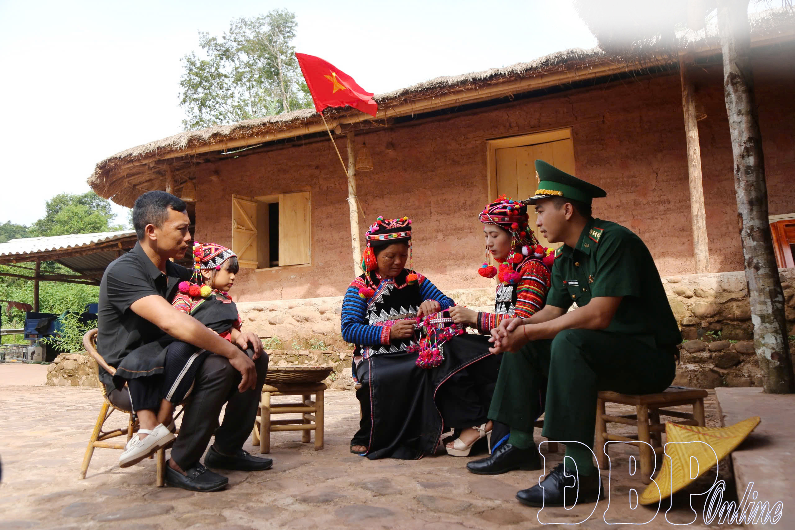 Thắt chặt t&igrave;nh qu&acirc;n d&acirc;n