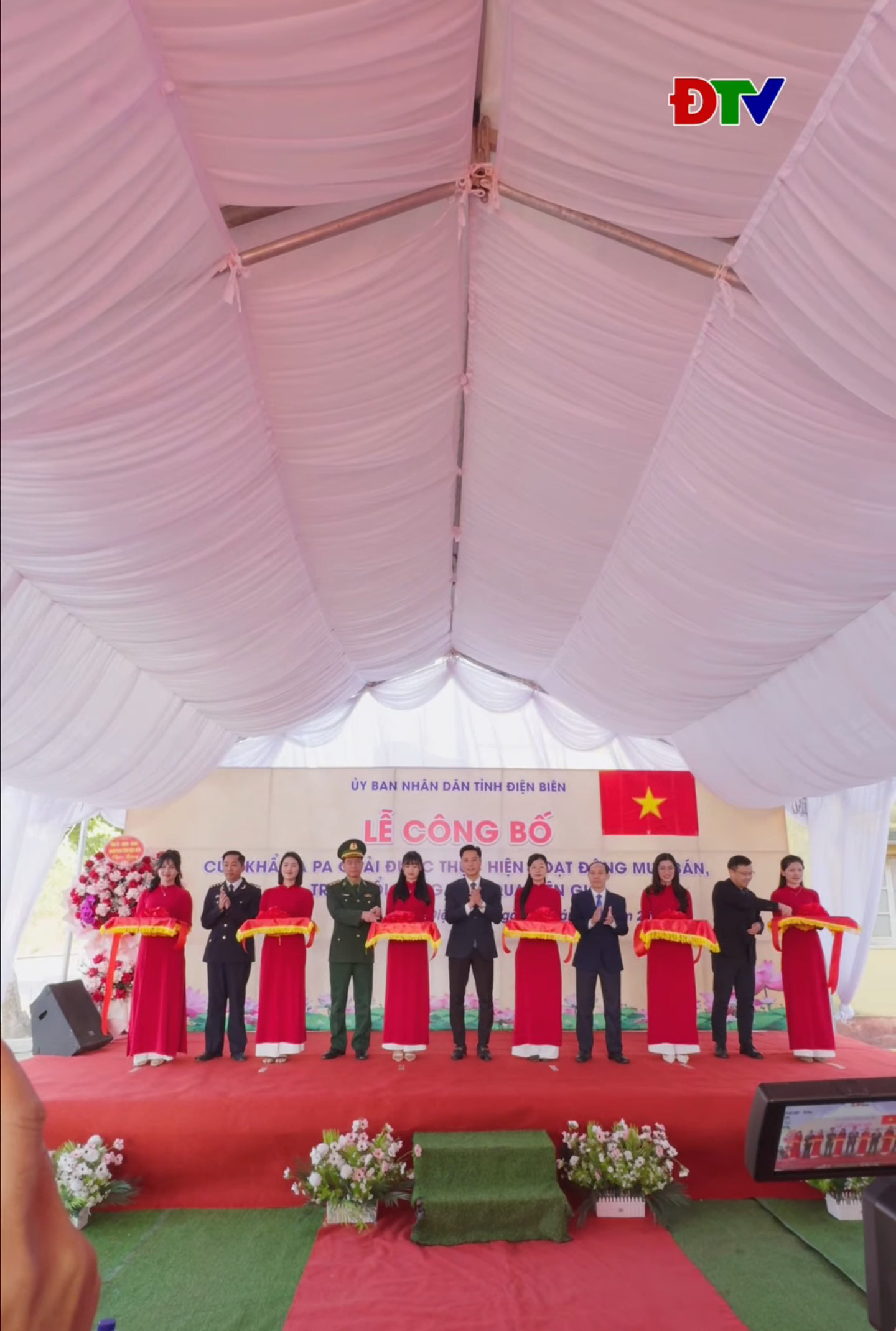 L&ocirc; h&agrave;ng đầu ti&ecirc;n ch&iacute;nh thức th&ocirc;ng quan qua Cửa khẩu A Pa Chải