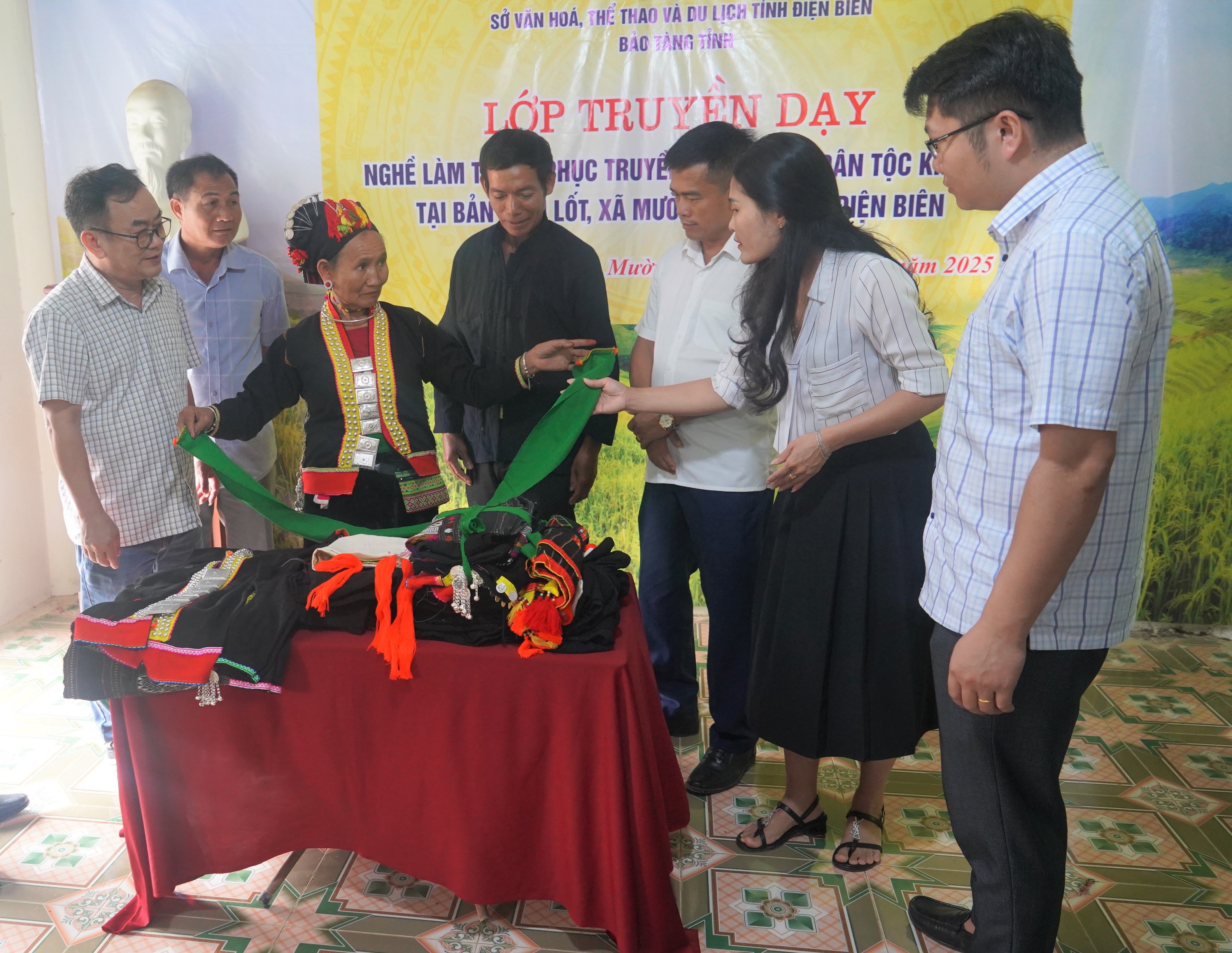 https://media-dienbien.baodienbienphu.vn/DSC008942025-09-15-44_2025-09-19-51.jpg