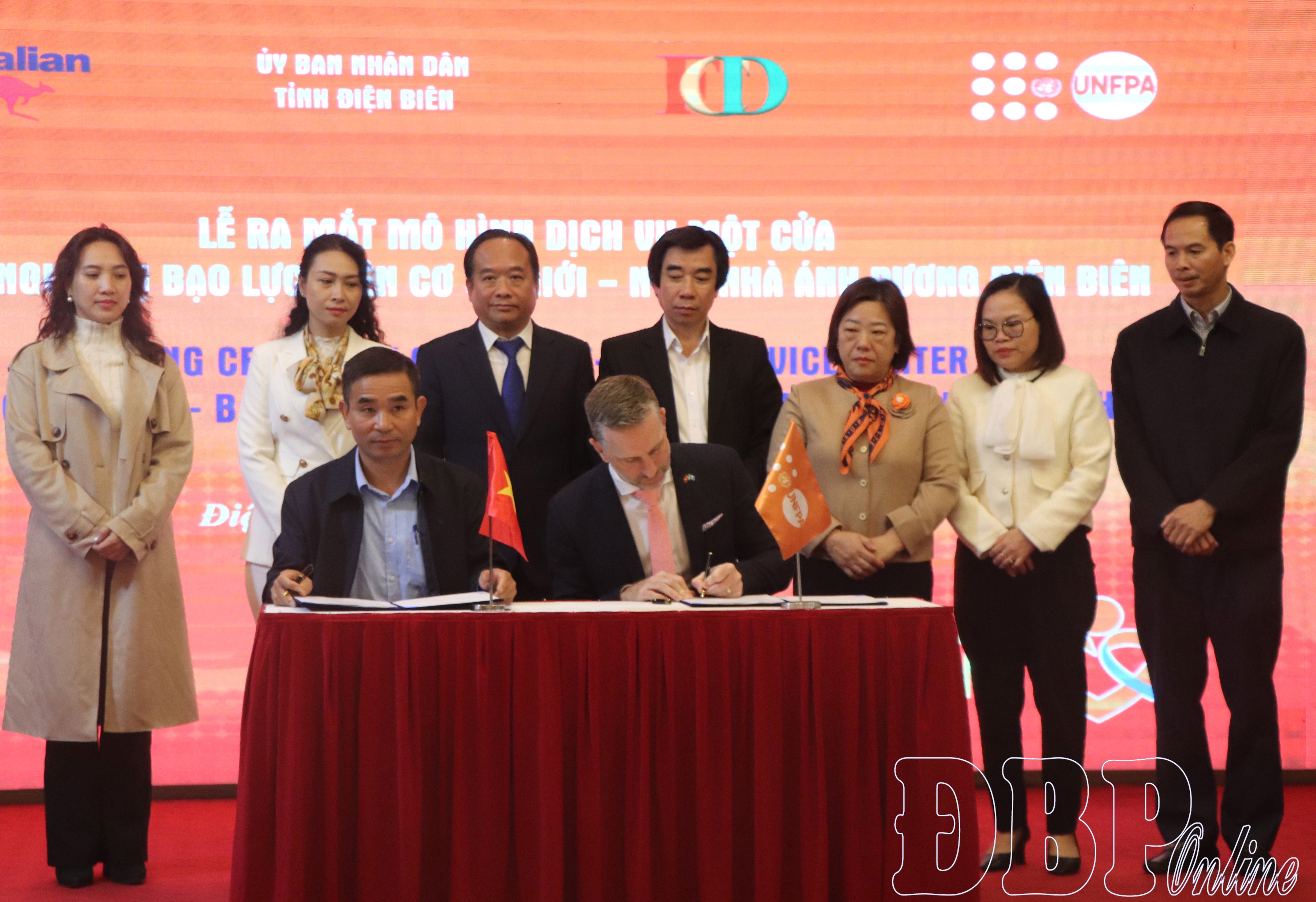 Ra mắt m&ocirc; h&igrave;nh dịch vụ một cửa hỗ trợ phụ nữ v&agrave; trẻ em bị bạo lực