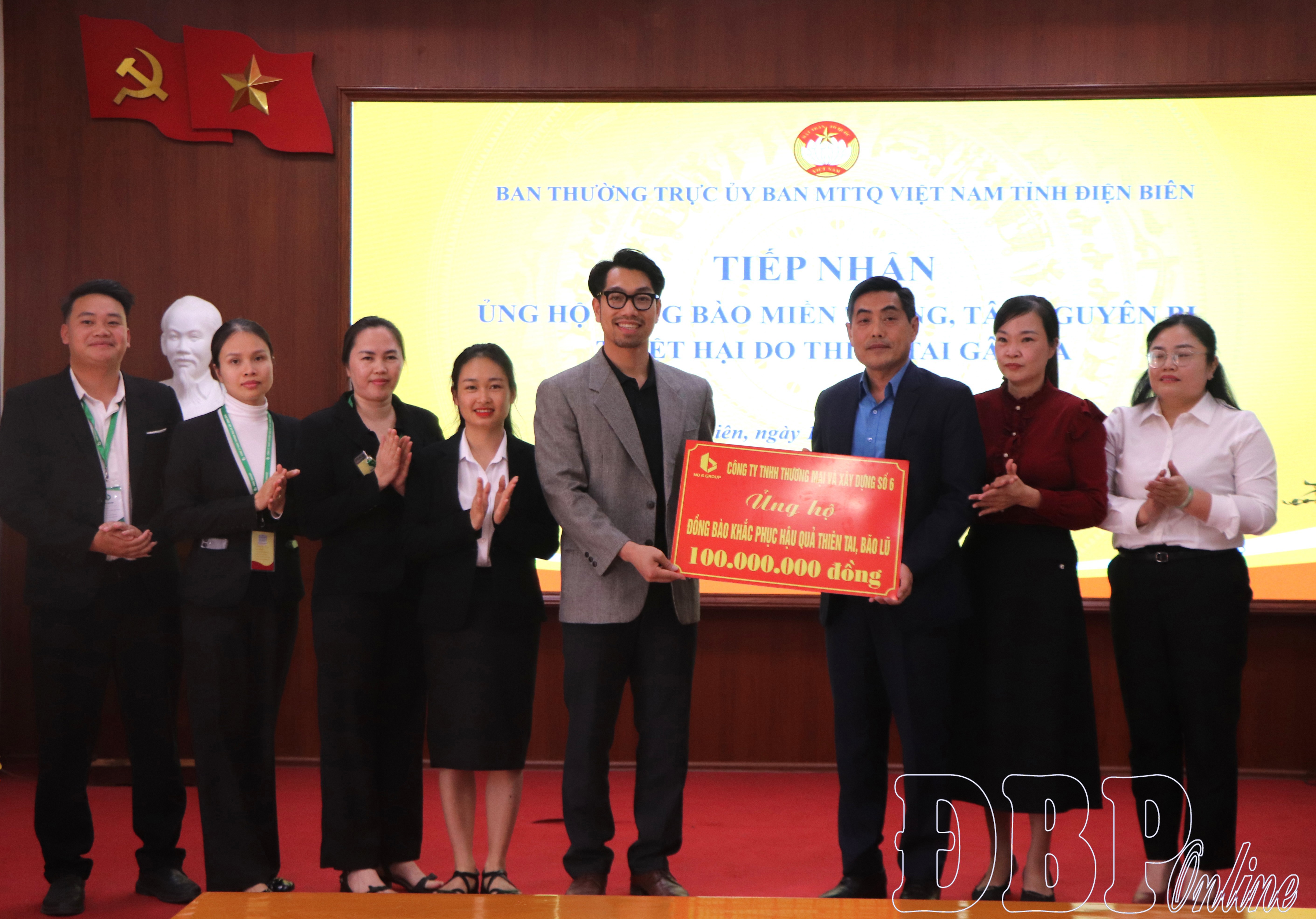 Điện Bi&ecirc;n tiếp nhận 100 triệu đồng hỗ trợ đồng b&agrave;o v&ugrave;ng thi&ecirc;n tai