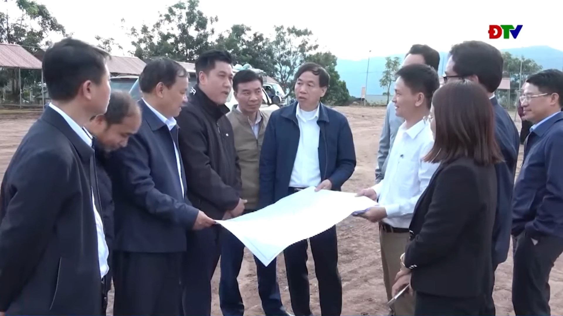 Chủ tịch UBND tỉnh L&ecirc; Văn Lương kiểm tra tiến độ dự &aacute;n trọng điểm tại x&atilde; Si Pa Ph&igrave;n