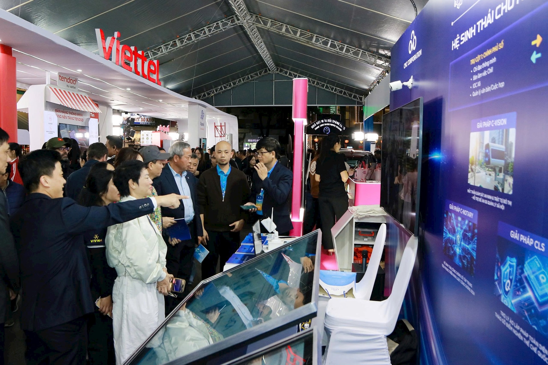 CMC ra mắt hệ sinh th&aacute;i chuyển đổi số to&agrave;n diện cấp phường, x&atilde; tại TECHFEST 2025