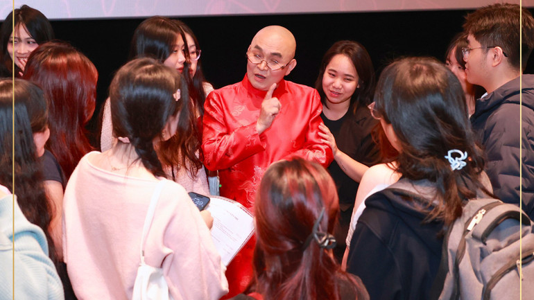 N&oacute;ng dần đường đua phim Tết