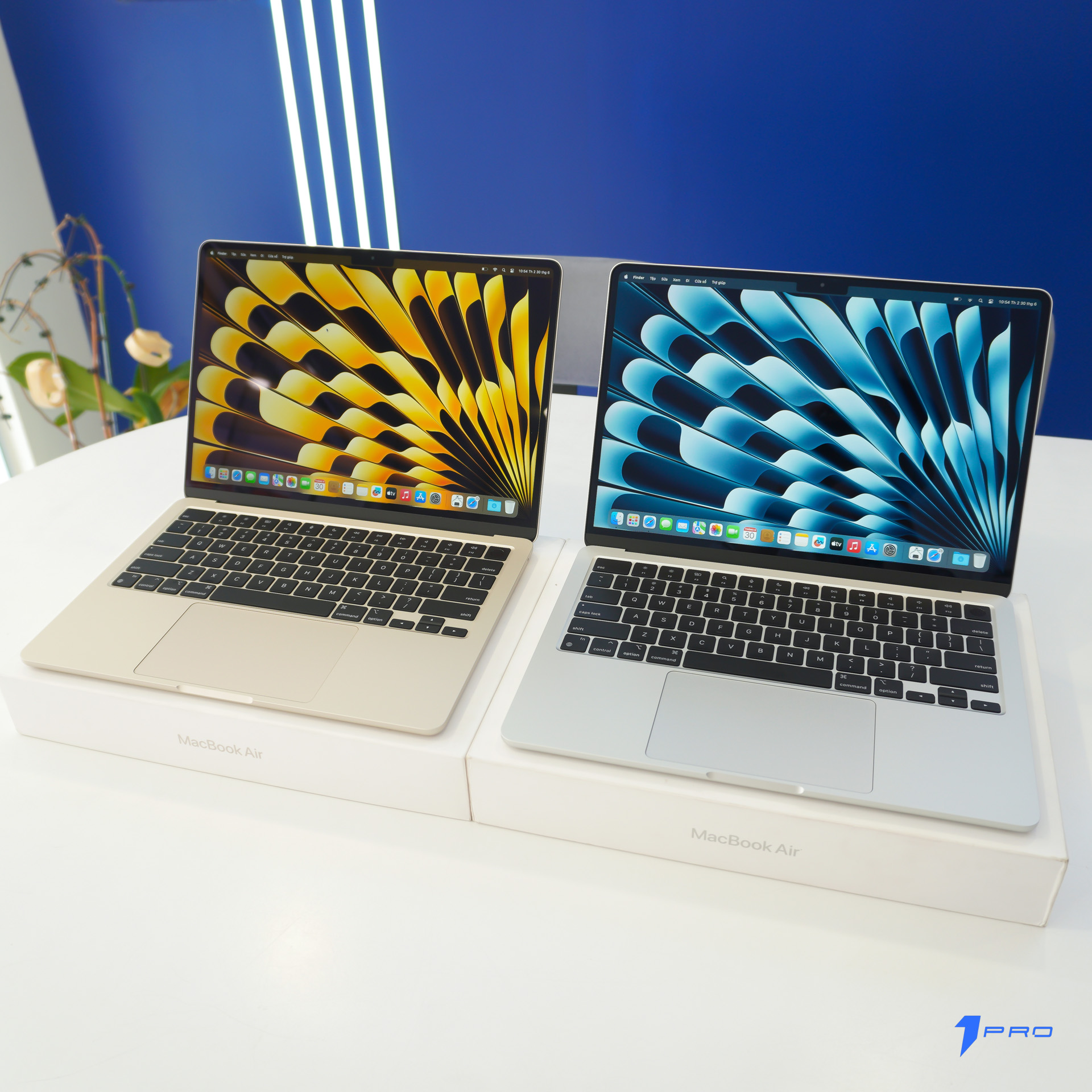N&ecirc;n mua macbook pro hay macbook air trong năm 2026