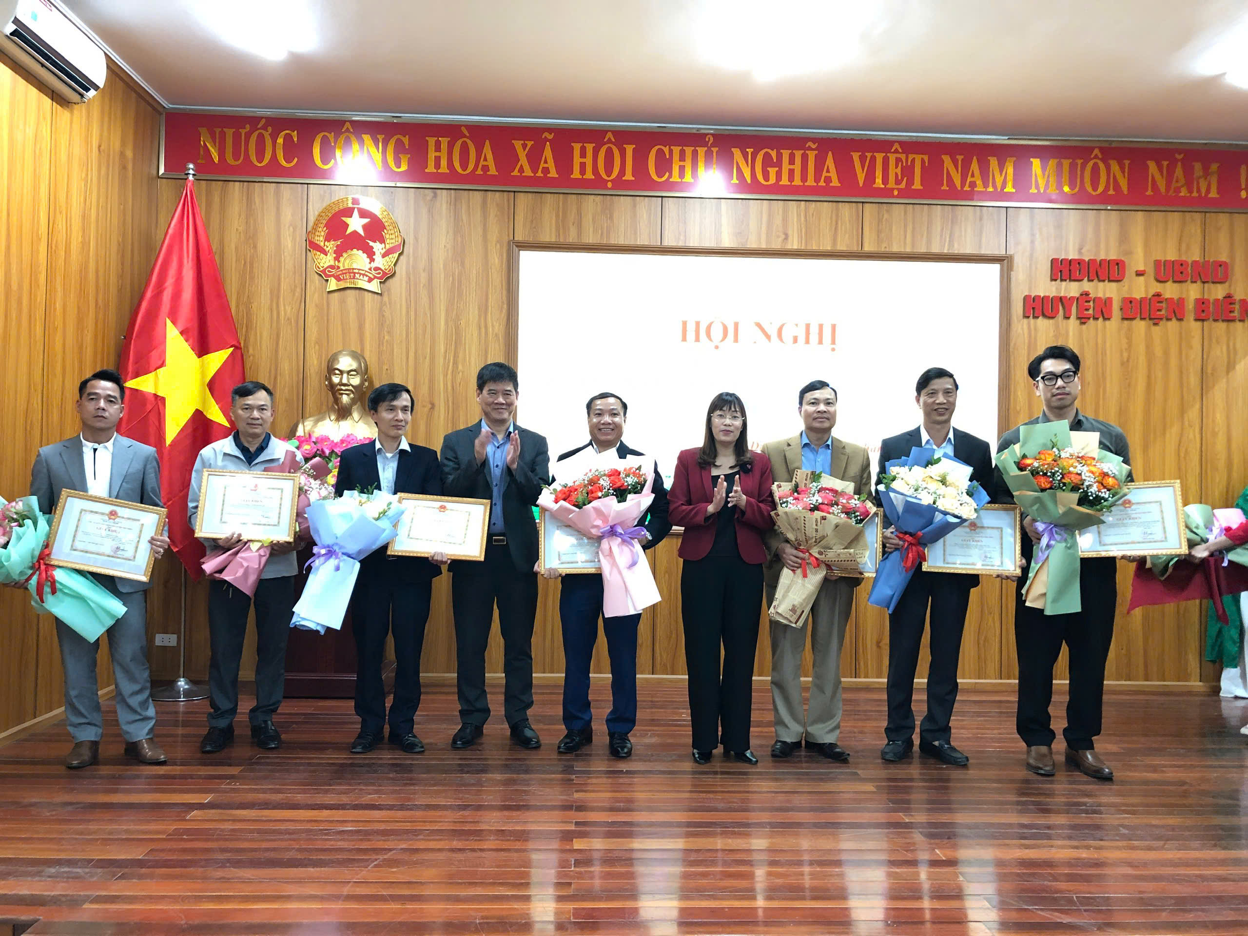 Huyện Điện Bi&ecirc;n gặp mặt doanh nghiệp, nh&agrave; đầu tư