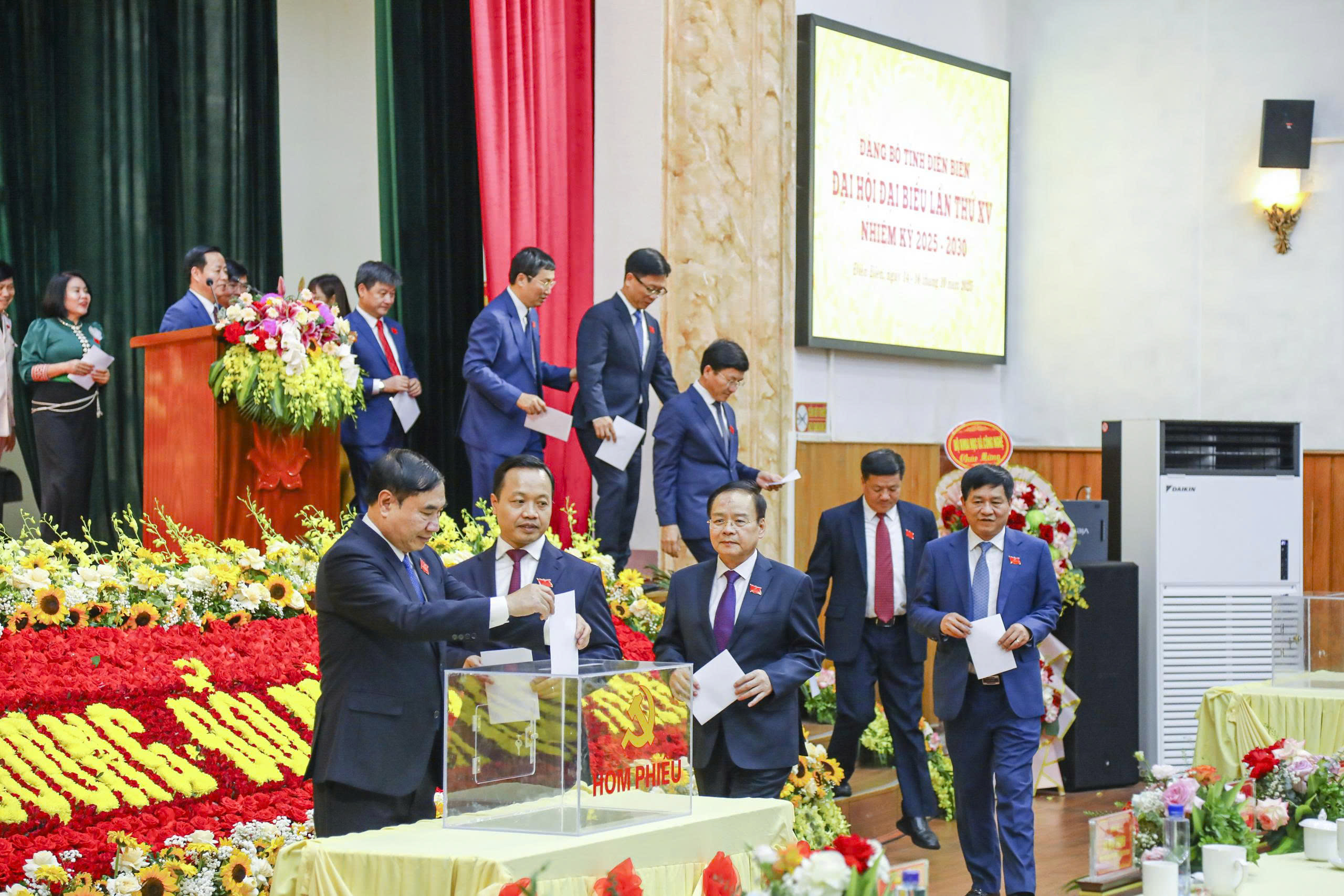 Danh s&aacute;ch đo&agrave;n đại biểu Đảng bộ tỉnh dự Đại hội đại biểu to&agrave;n quốc lần thứ XIV của Đảng