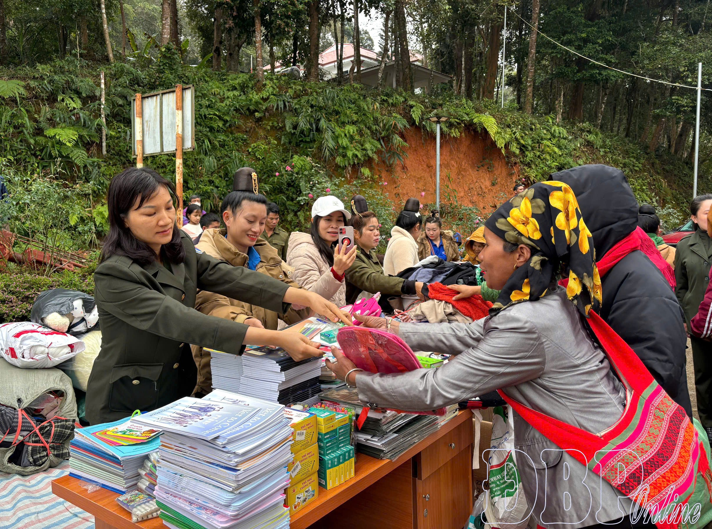 Hội chợ 0 đồng ở Mường Phăng 