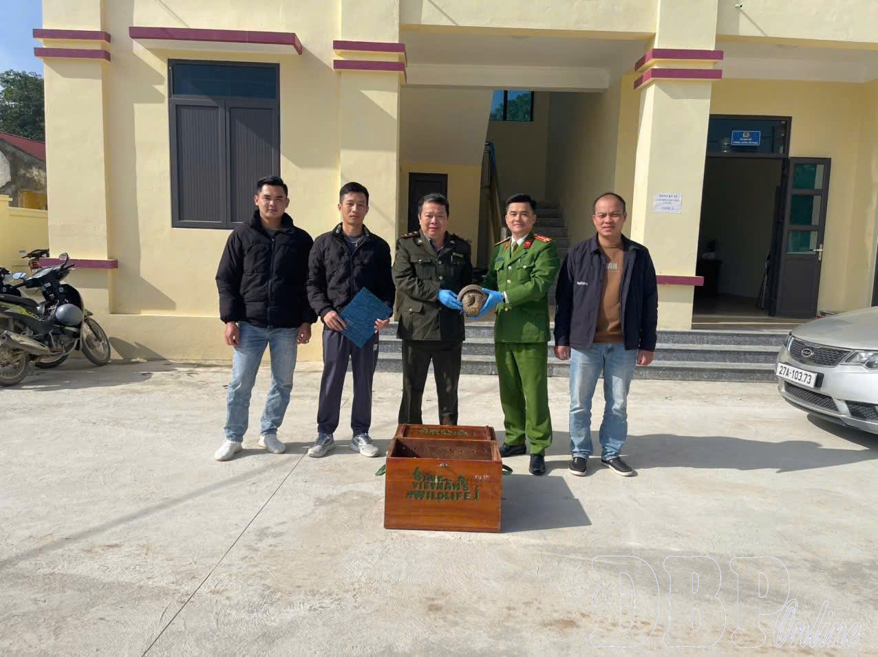 X&atilde; Thanh Y&ecirc;n b&agrave;n giao 1 c&aacute; thể t&ecirc; t&ecirc; cho Vườn quốc gia C&uacute;c Phương 